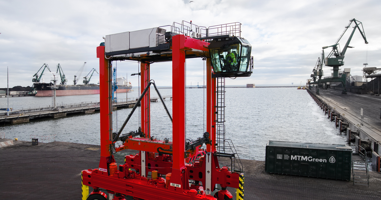 The best of both worlds for straddle and shuttle carrier operations